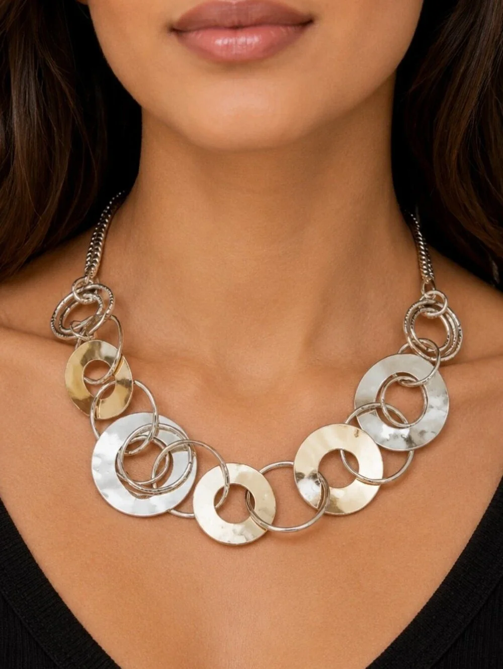 SIMPLY VERA Silvertone Circle Cluster Chain Necklace